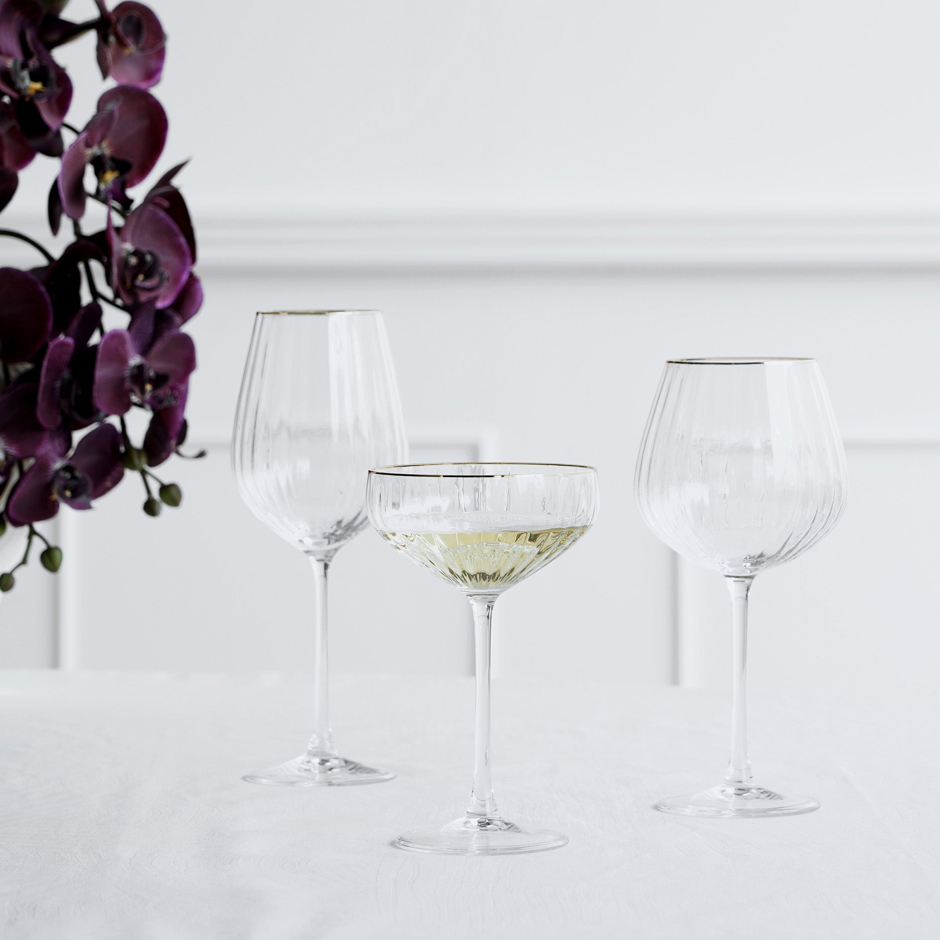 Rille hvidvinsglas m. guldkant - 2 stk.